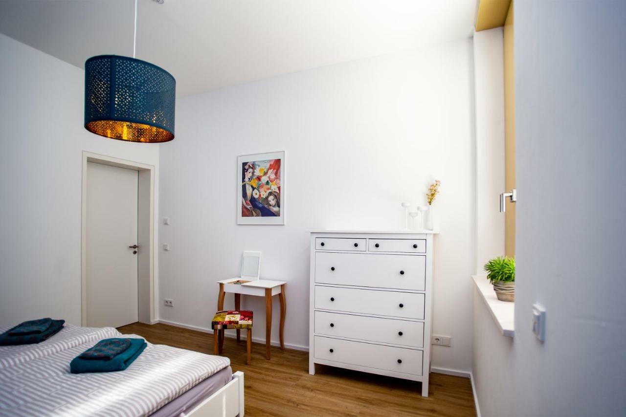 Eckhof Domizil - Grosszuegige Ferienwohnung Mit Kleinem Garten In Der Altstadt Von 고타 외부 사진